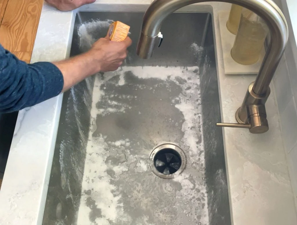 How to clean stainless steel sink