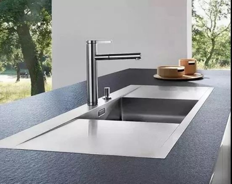 How To Choose The Perfect Kitchen Sink: Single Vs. Double, Countertop Vs. Undermount 1 Single Sink